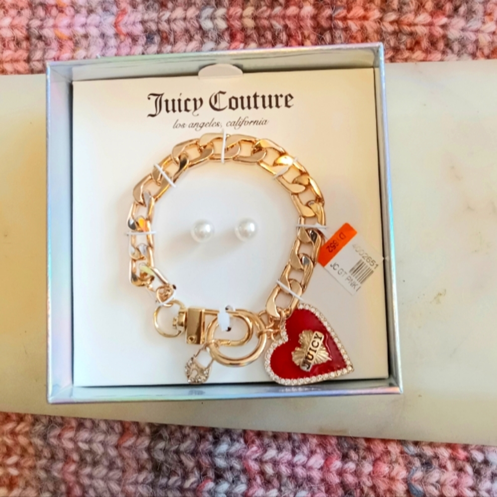 Gorgeous Juicy Couture Love Charm Bracelet Set!!!